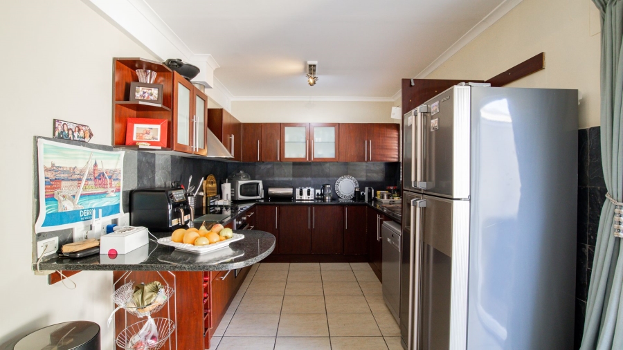 To Let 3 Bedroom Property for Rent in Claremont Upper Western Cape